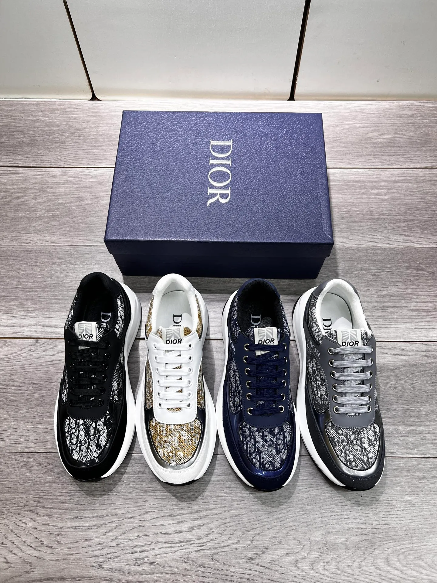 Factory price: 440💰Dior official website new style🎁🎁fashionable casual men's shoes👟, popular style💥simple and elegant version, exclusive for trendy men. Unique official website latest brand elements 👑original decoration, fashionable and generous, imported first-layer cowhide with original fabric✅breathable mesh lining, official website designated wear-resistant casual outsole, counter classic model taken in kind🎬Four colors available, code 38-44. Can be customized 45 non-returnable